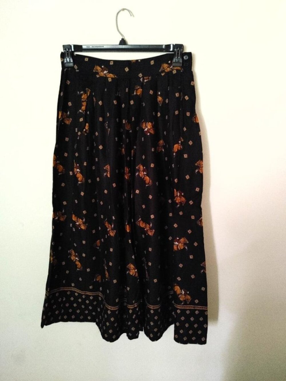 Vintage Chaus Size 12 100% Rayon Black Pleated Skirt